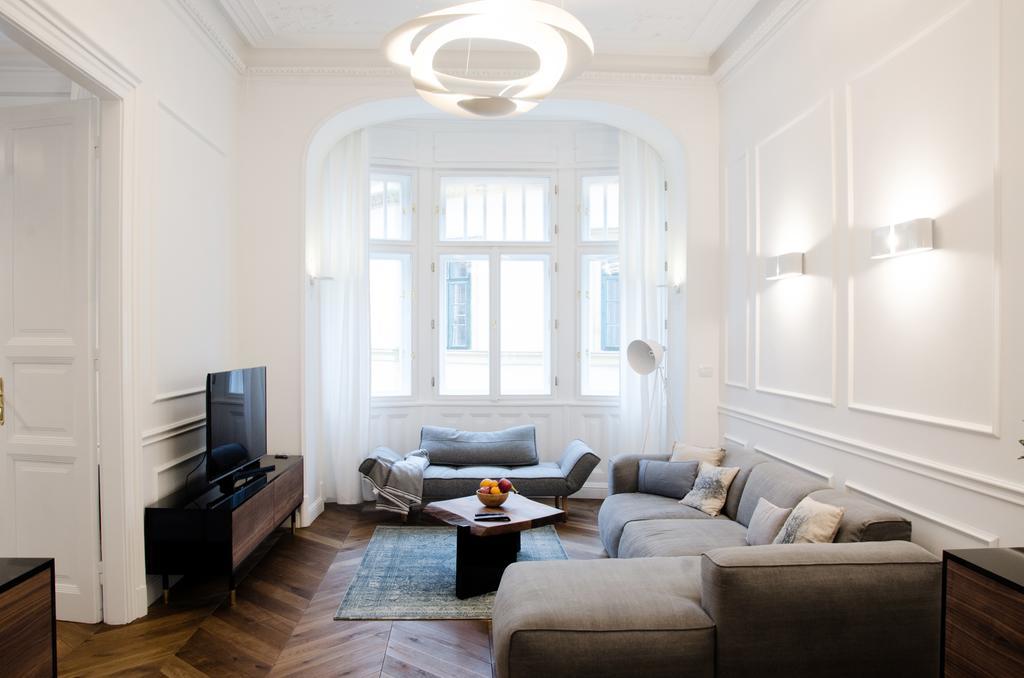 Luxury Apartment By Hi5 - Szervita Suite 布达佩斯 外观 照片