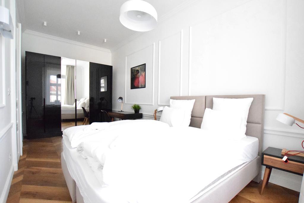 Luxury Apartment By Hi5 - Szervita Suite 布达佩斯 外观 照片
